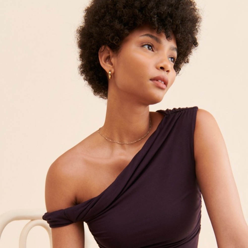 AGOLDE Hilma Twist Sleeve Off the Shoulder Bodysuit in Dark Purple Plum - Picture 2 of 10